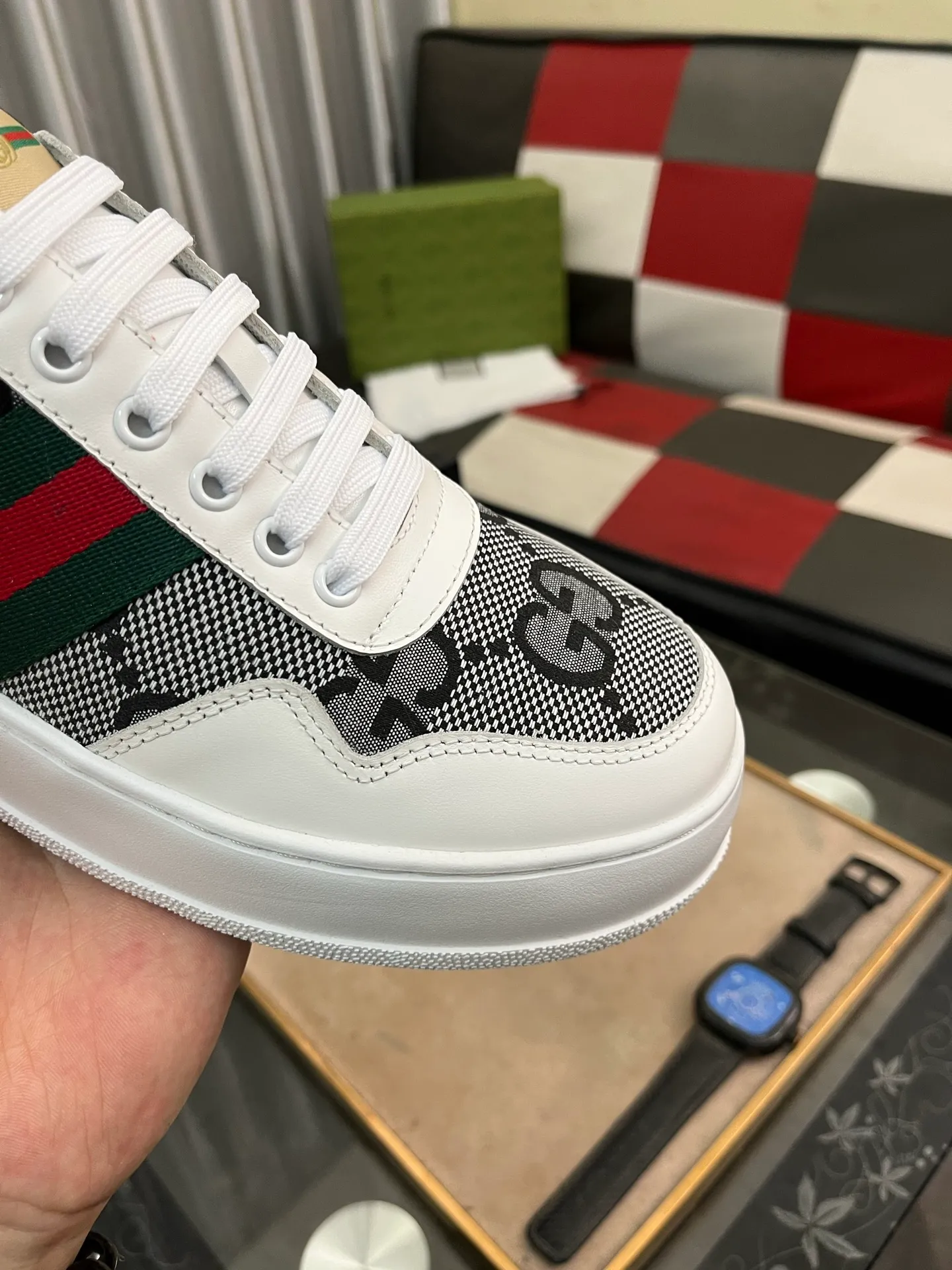 Men's shoes💰420⌚️⌚️[GUCCI] Gucci men's casual shoes are absolutely popular🔥The ultimate matching item for trendy men! The charm of super texture is unstoppable. This is the main recommendation. The upper is made of high-quality cowhide, with pig lining feet and wear-resistant rubber sole. It is noble and elegant! Extremely comfortable🎁🎁You can be as handsome as you want💪 Size 38-44! 3️⃣colors available